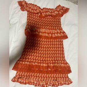 Never worn gorgeous off the shoulder Tularosa dress size medium